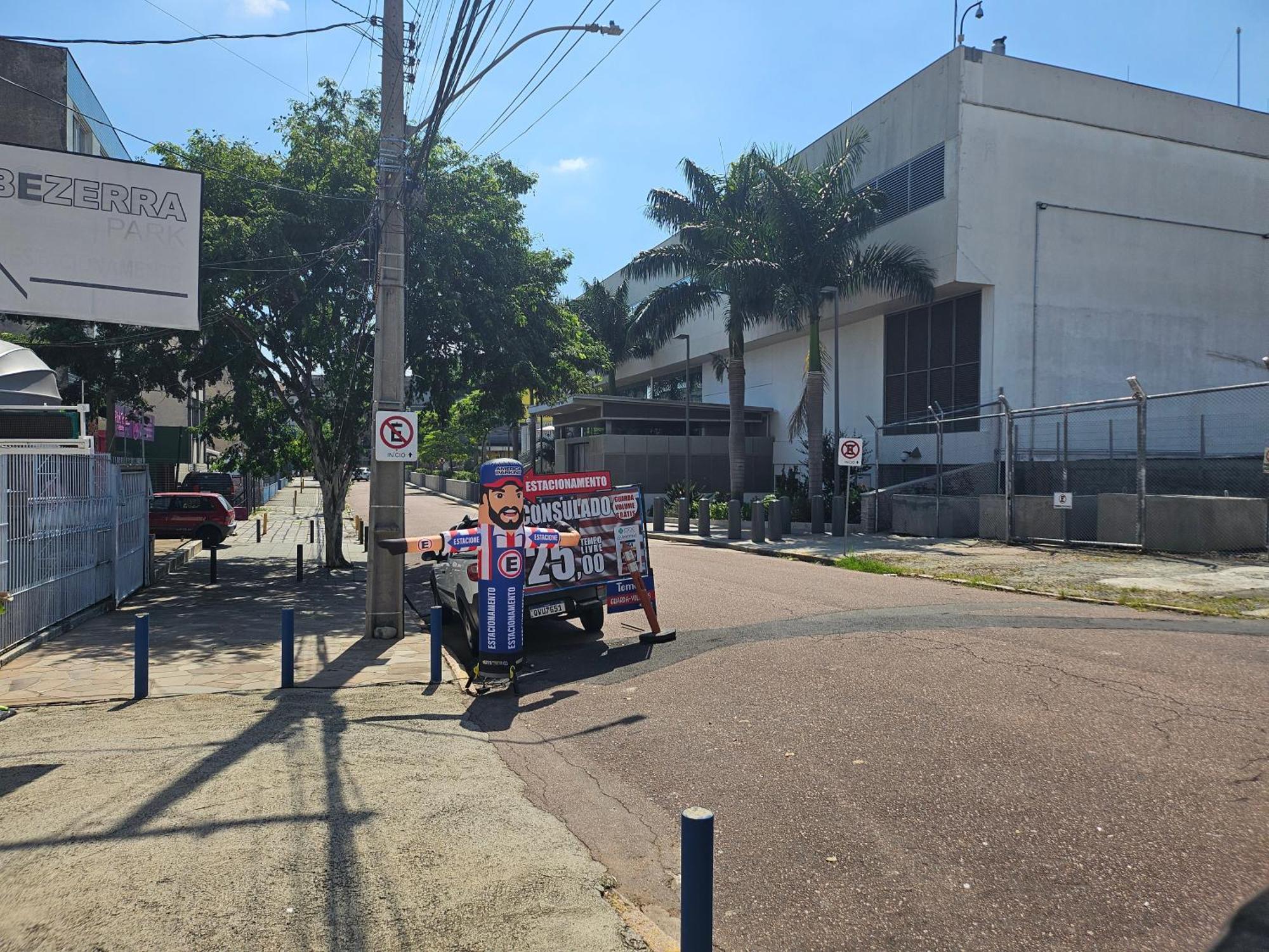 Consulado Americano Apartamento 50 Metros Da Entrada Para Visto Consulado Eua Porto Alegre Com Garagem 외부 사진